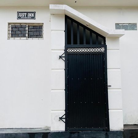 Just Inn Puttalam Exterior photo